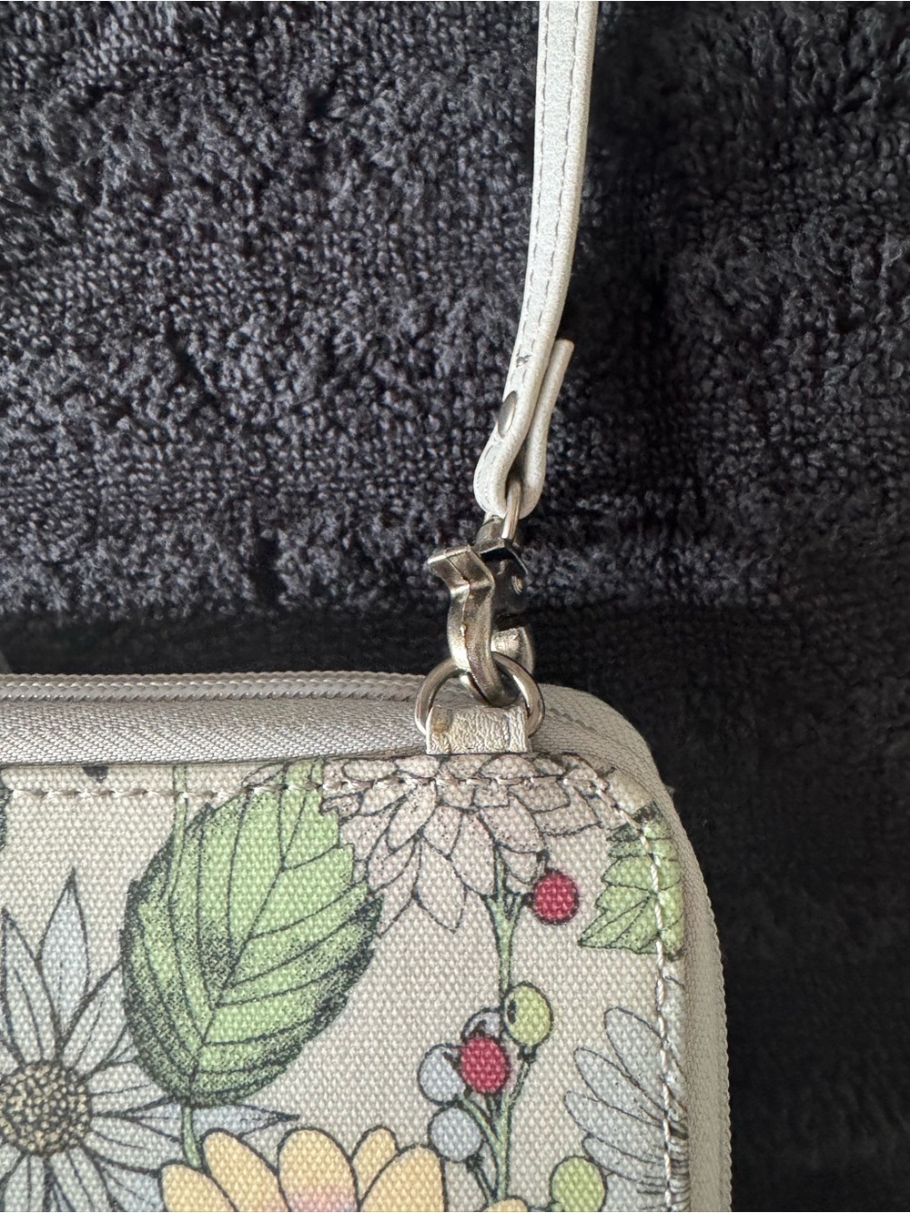 Sakroots Floral Print Crossbody Wallet/Wristlet - Picture 6 of 15